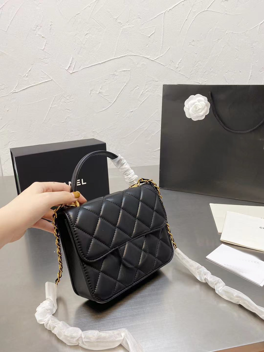 Women Luxurys Cc,solds Bags Designers Purses Crossbody Channel Handbags The single shoulder bag Fashion Classic black Credit card Wallet 18cm, Customized
Women Luxurys Cc,solds Bags Designers Purses Crossbody Channel Handbags The single shoulder bag Fashion Classic black Credit card Wallet 18cm, Customized