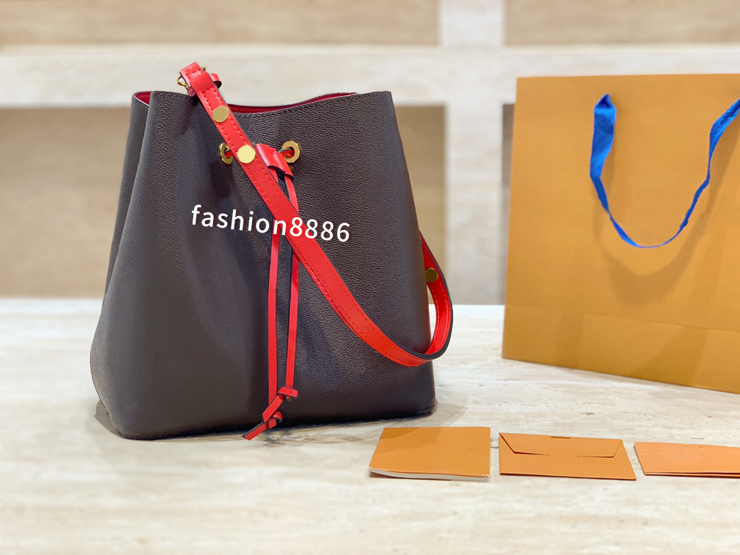 2style 26cm red middle Fashion classic Bucket wallet shoulder bag womens design Crossbody high quality handbag purse
2style 26cm red middle Fashion classic Bucket wallet shoulder bag womens design Crossbody high quality handbag purse