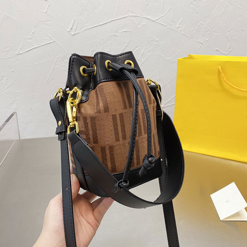 Vintage F Woven Bucket Bag Crossbody Bags Single Shoulder Handbag Classic Women Old Flower Messenger Package Fashion Drawstring Wallet
Vintage F Woven Bucket Bag Crossbody Bags Single Shoulder Handbag Classic Women Old Flower Messenger Package Fashion Drawstring Wallet