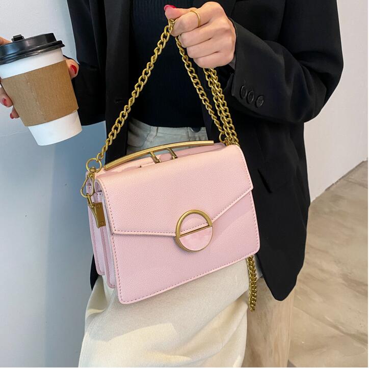 Factory wholesale women handbag simple atmospheric leather chain bag personality double flip womens shoulder bags street fashion leathers handbags
Factory wholesale women handbag simple atmospheric leather chain bag personality double flip womens shoulder bags street fashion leathers handbags