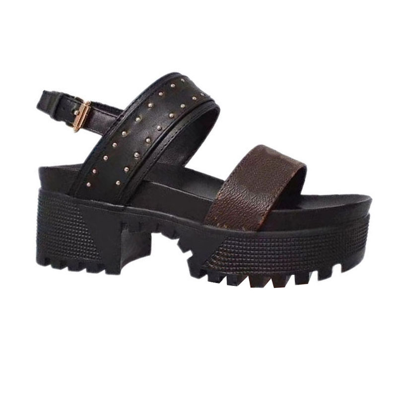 Women Designer Sexy Sandals Platform Rivets Shoes Glazed Calf Brown Patent Casual Sandal Thick Soles High Heels Size 34-40 With Box
Women Designer Sexy Sandals Platform Rivets Shoes Glazed Calf Brown Patent Casual Sandal Thick Soles High Heels Size 34-40 With Box