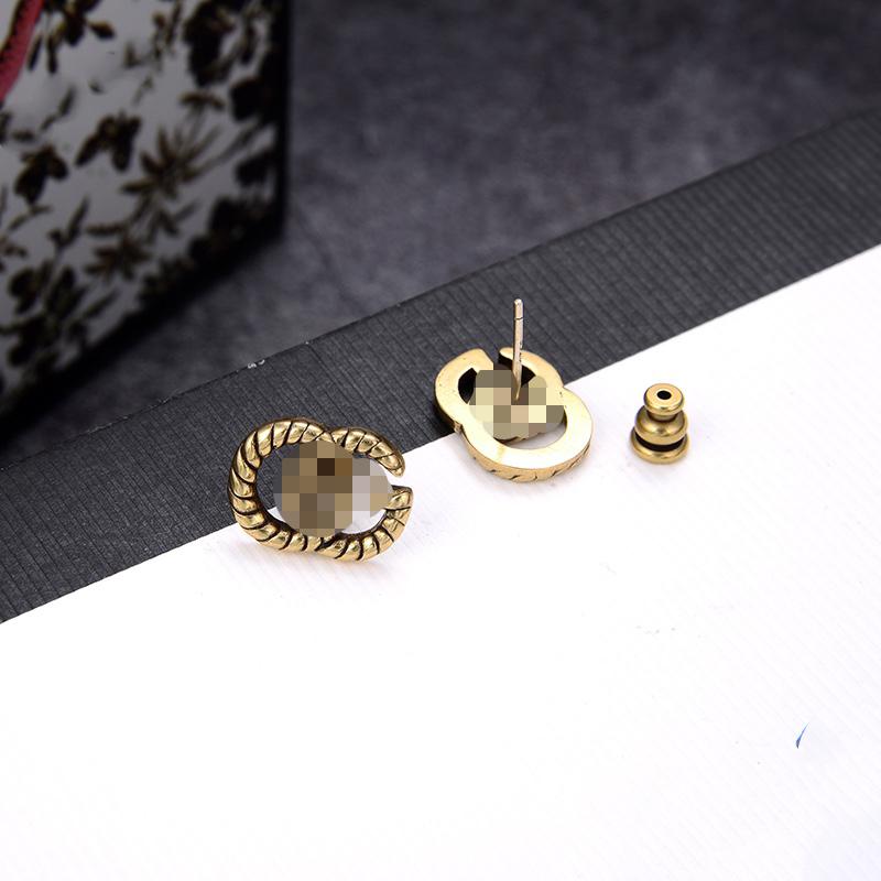 Retro Twist Charm Earrings Brand Letter Designer Pendant Studs Christmas Day Gift for Girls Lovely Earring 
Retro Twist Charm Earrings Brand Letter Designer Pendant Studs Christmas Day Gift for Girls Lovely Earring