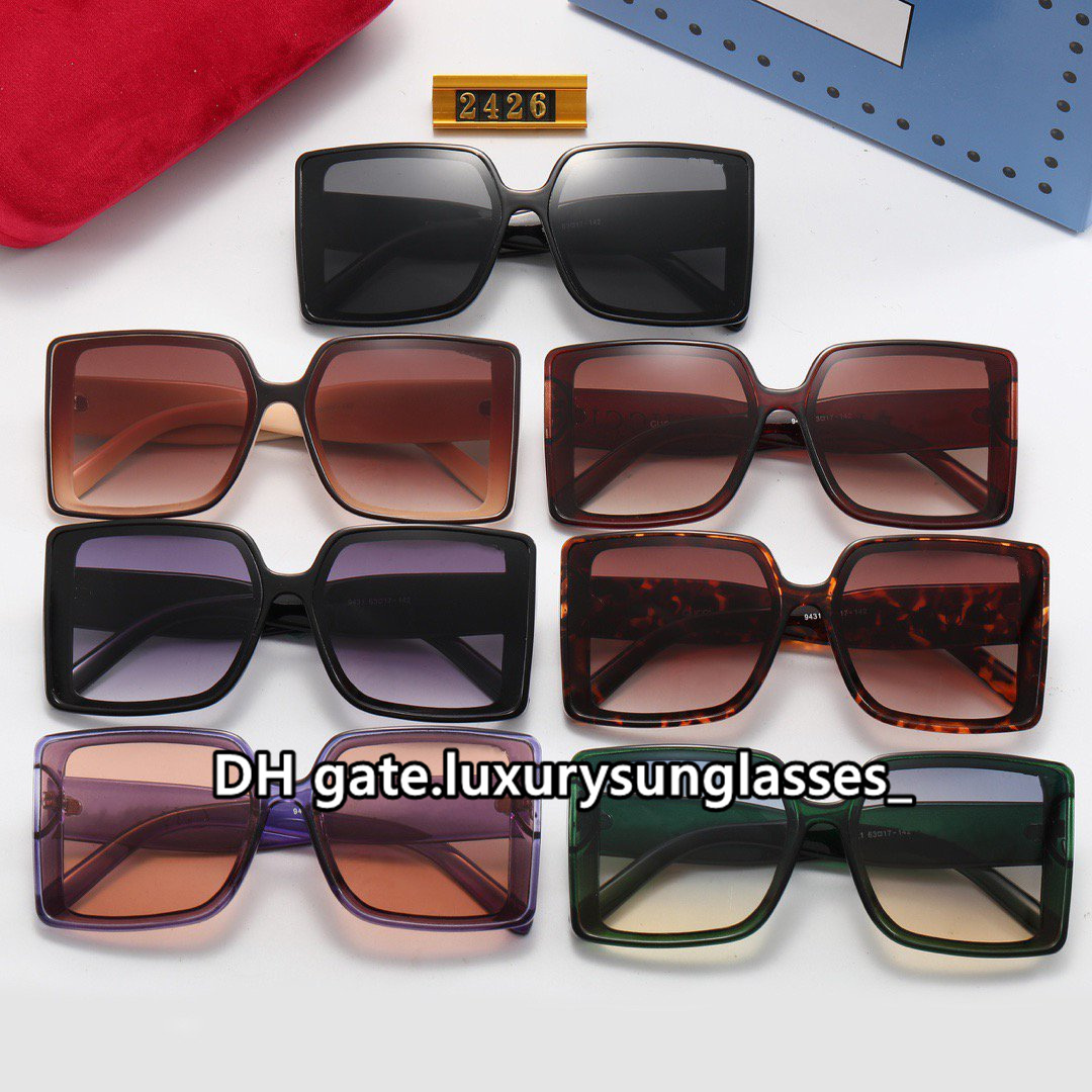 1pcs Anti-UV luxury designer sunglasses for women 2426 cat eye aviator fashion designers sun glasses men high quality Classic eyewear access, White;black
1pcs Anti-UV luxury designer sunglasses for women 2426 cat eye aviator fashion designers sun glasses men high quality Classic eyewear access, White;black
