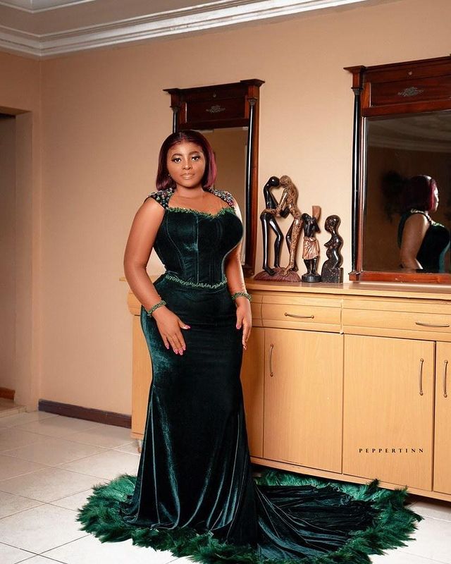 2022 Plus Size Arabic Aso Ebi Luxurious Velvet Mermaid Prom Dresses Beaded Sheer Neck Evening Formal Party Second Reception Birthday Gowns Dress ZJ440