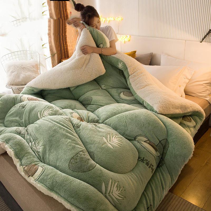Comforters & Sets Winter Super Warm Cashmere Quilt Thick Flannel And Lamb Double-faced Velvet Wool Blankets Quilts Weighted Blanket, Random style 
Comforters & Sets Winter Super Warm Cashmere Quilt Thick Flannel And Lamb Double-faced Velvet Wool Blankets Quilts Weighted Blanket, Random style