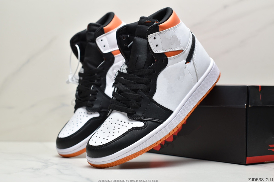 Classical 1 High OG Electro Orange Men Outdoor Shoes Womens Jumpmen 1s Sports Sneakers White Oranges Black Red Bottom Trainers Size EU36-46
Classical 1 High OG Electro Orange Men Outdoor Shoes Womens Jumpmen 1s Sports Sneakers White Oranges Black Red Bottom Trainers Size EU36-46