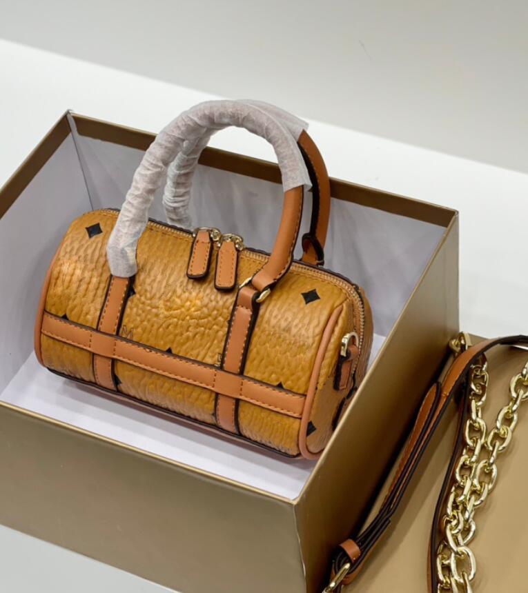 18cm With Box 2colors Pillow Case Bag Chain Famous Designer Cross Shoulder CC Bags Women Body Clutch Lady Fashion Classic Genuine Luxury Handbags
18cm With Box 2colors Pillow Case Bag Chain Famous Designer Cross Shoulder CC Bags Women Body Clutch Lady Fashion Classic Genuine Luxury Handbags
