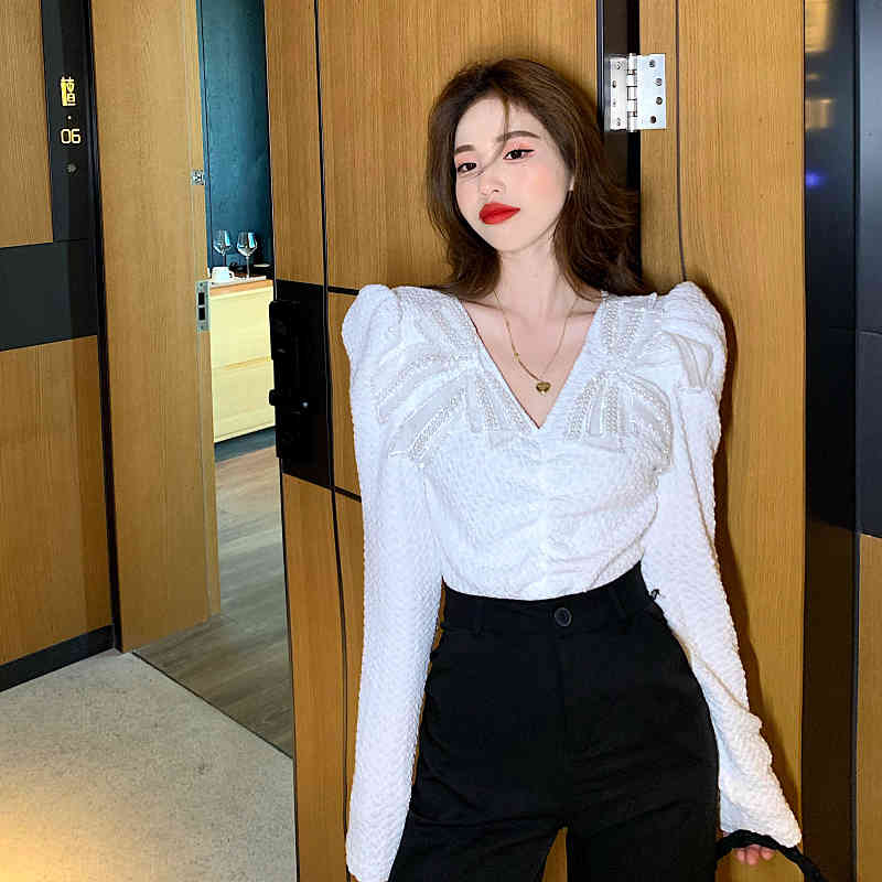 Nomikuma Korean Diamonds Bowknot Blouse Shirt Puff Long Sleeve V-neck Women Tops Spring New Slim Elegant Blusas 6D796 210427