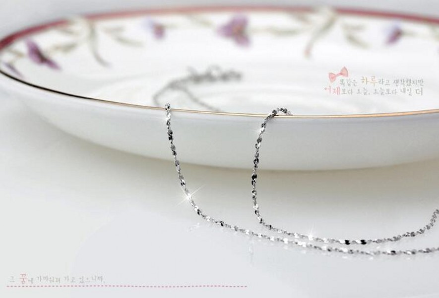 Sterg Sier Snowflake Necklace for Women - Sweet and Simple Jewelry Gift
