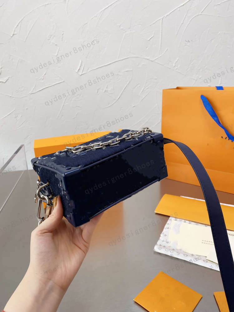 Men's and women's blue handbag canvas small square bag designer fashion, For transportation
Men's and women's blue handbag canvas small square bag designer fashion, For transportation