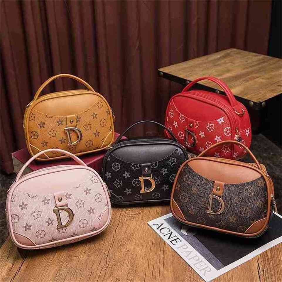 Kid bag 2021 fashion shell slant span bags Messenger Purses PU Leather for kids handbags designers mini tote purse girls Crossbody handbag G67LEIC, Pink
Kid bag 2021 fashion shell slant span bags Messenger Purses PU Leather for kids handbags designers mini tote purse girls Crossbody handbag G67LEIC, Pink