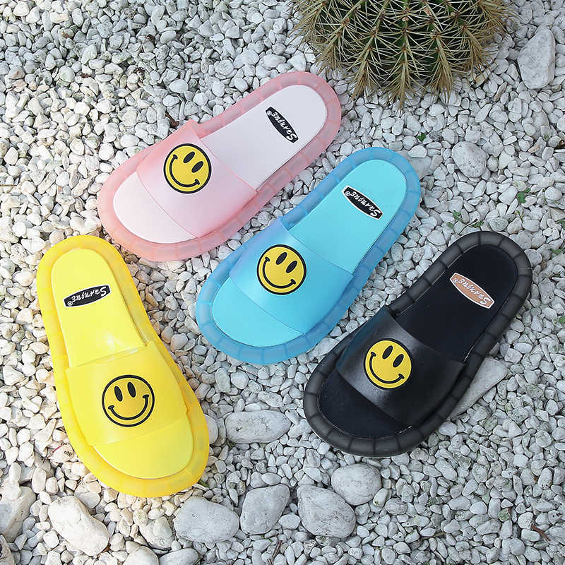 2020 Summer Girls Boys Luminous Slippers Children Soft PVC Shoes Toddler Kids Home Sandals Comfortable Baby Slides Flip Flops X0703