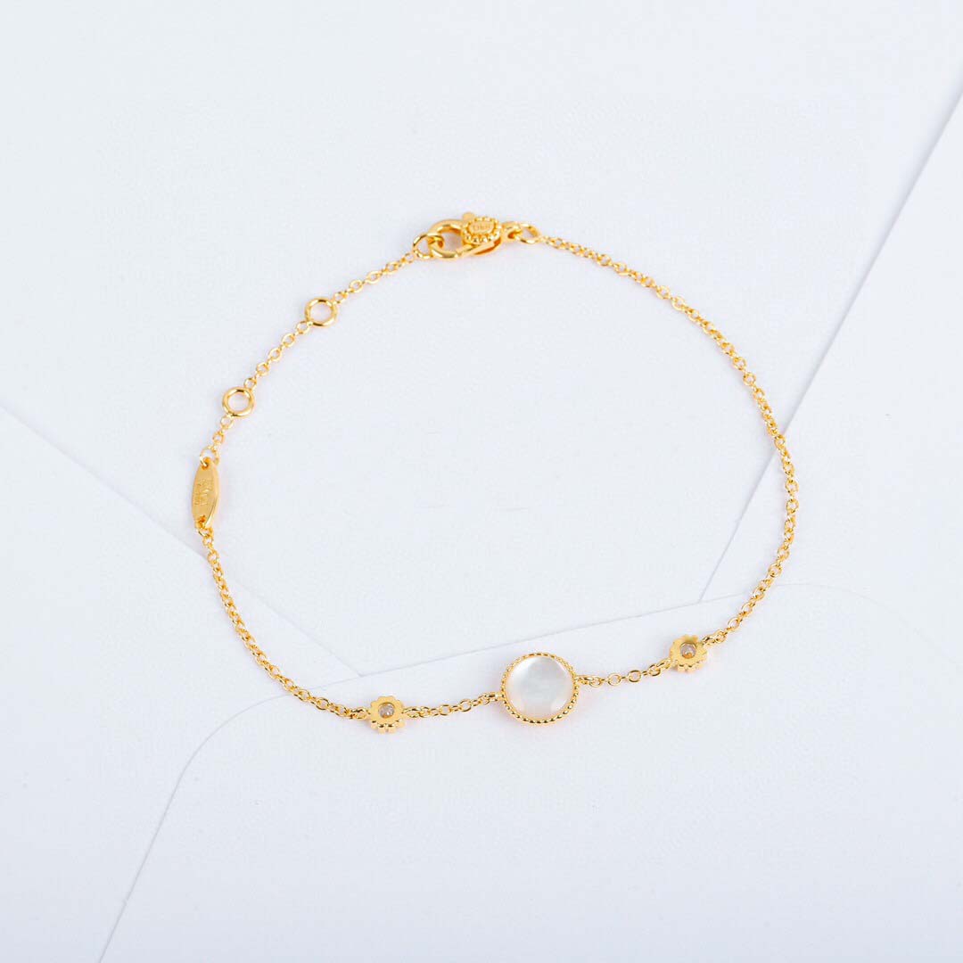 S925 silver round shape Bracelet with diamond and box for women wedding jewelry gift PS3116
S925 silver round shape Bracelet with diamond and box for women wedding jewelry gift PS3116