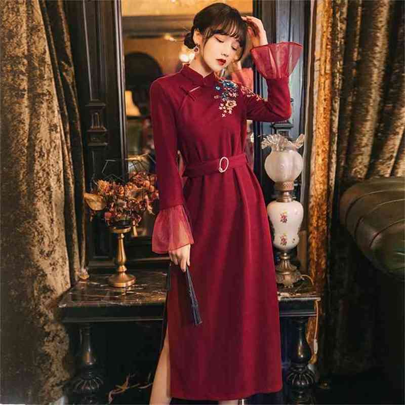Cotton Embroidery Long Women Mid-Calf Dress Elegant Wine Improved Cheongsam Full Sleeve Straight Split Spring 210603, Blue
Cotton Embroidery Long Women Mid-Calf Dress Elegant Wine Improved Cheongsam Full Sleeve Straight Split Spring 210603, Blue