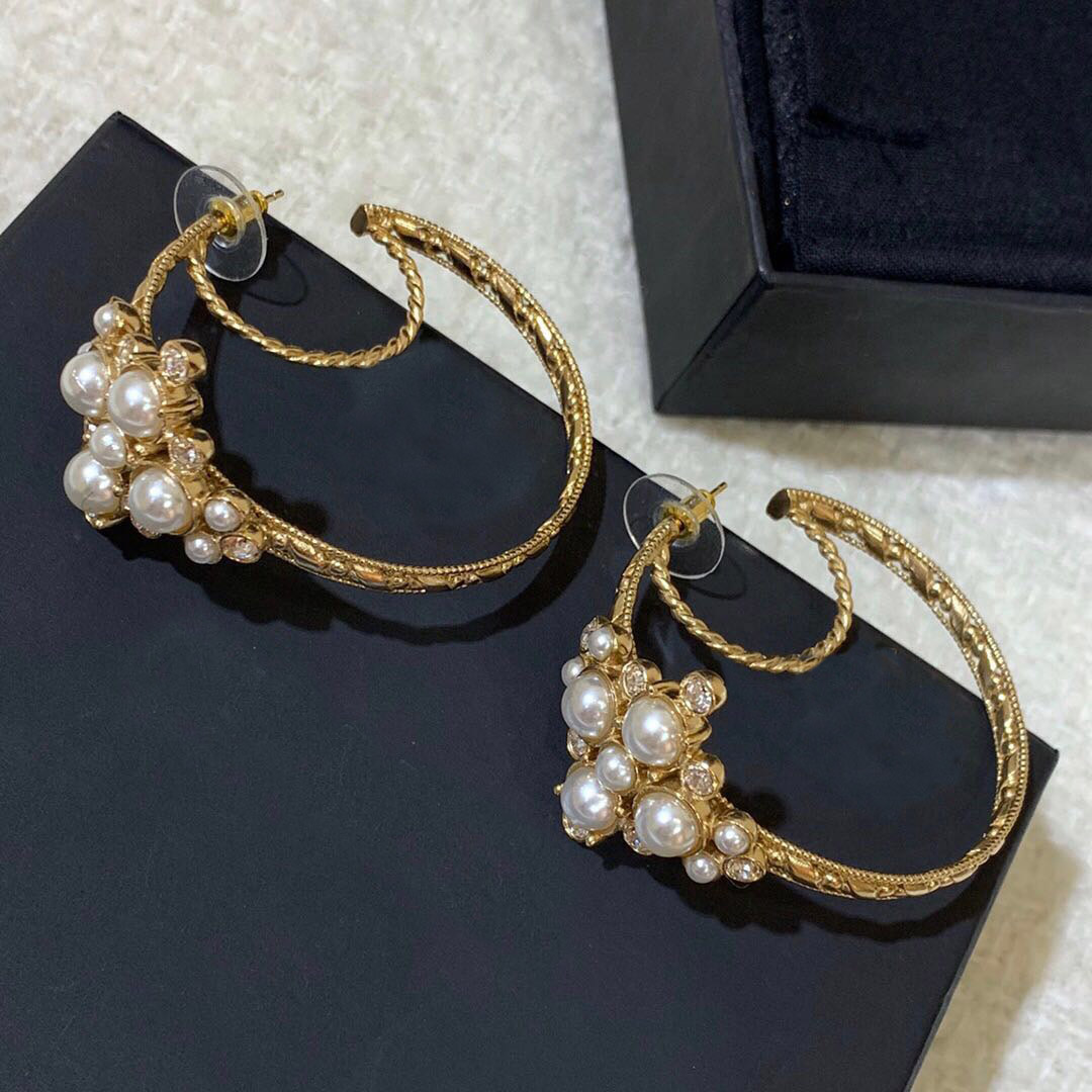 hoops Fashion brand Have stamps moon designer earrings for lady women Party wedding lovers gift engagement luxury jewelry Bride With BOX, Golden;silver
hoops Fashion brand Have stamps moon designer earrings for lady women Party wedding lovers gift engagement luxury jewelry Bride With BOX, Golden;silver