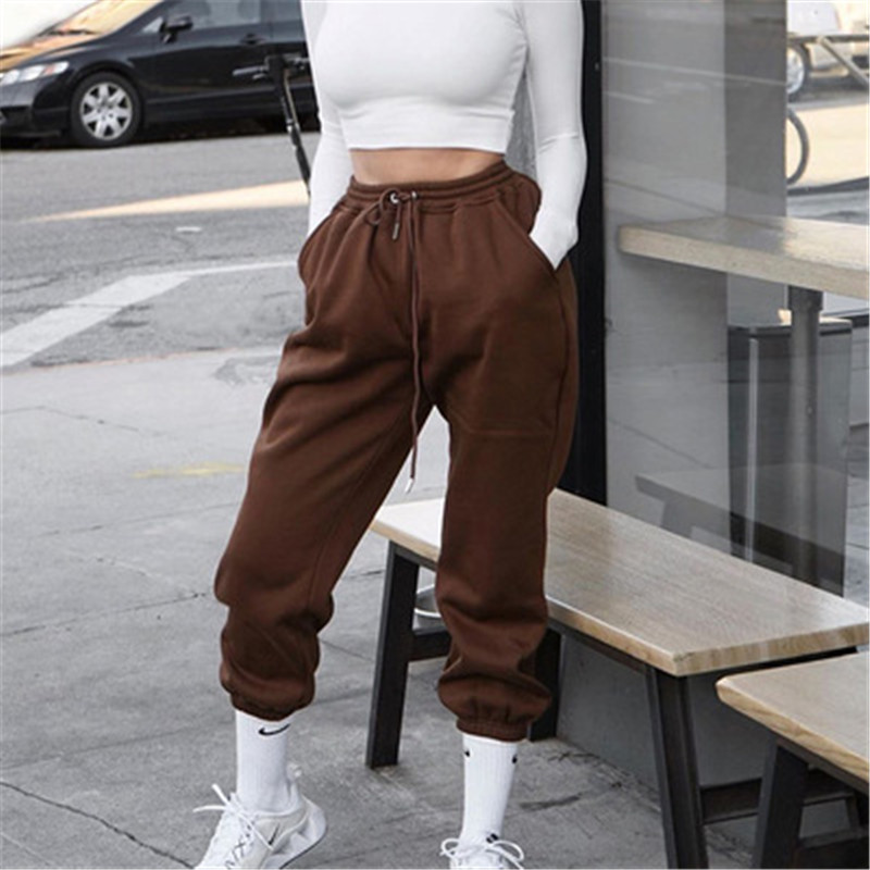Womens Solid Color Pants Designer Ladies Drawstring Loose Sports Trousers Clothing Fashion Trend Female Casual Pocket Sweatpants
Womens Solid Color Pants Designer Ladies Drawstring Loose Sports Trousers Clothing Fashion Trend Female Casual Pocket Sweatpants