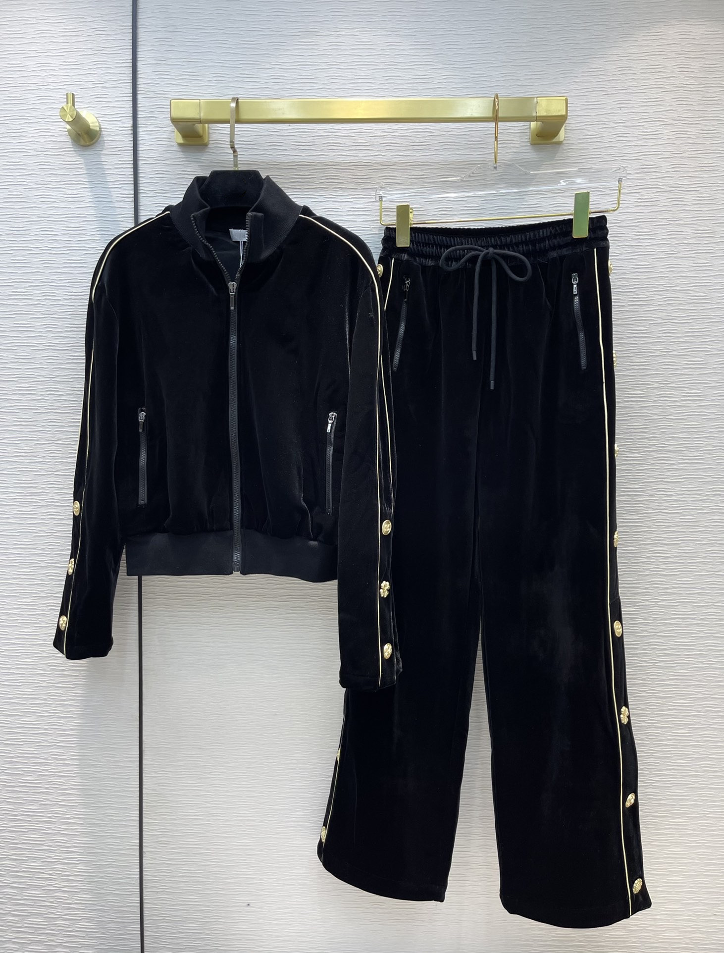 Women's Two Piece Pant 2021 Autumn Winter Fashion Beads Coat And Long pants Brand Same Style 2 Pieces Sets Women's 1007-11, Black
Women's Two Piece Pant 2021 Autumn Winter Fashion Beads Coat And Long pants Brand Same Style 2 Pieces Sets Women's 1007-11, Black