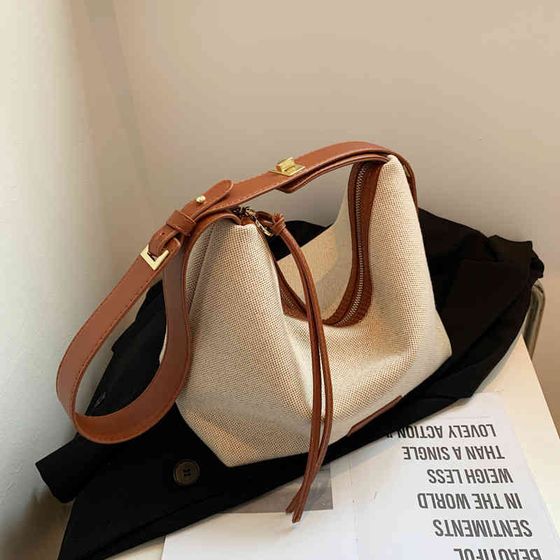 Single shoulder bag women's new high-capacity Messenger Bag Canvas single shoulder armpit bag, Black
Single shoulder bag women's new high-capacity Messenger Bag Canvas single shoulder armpit bag, Black