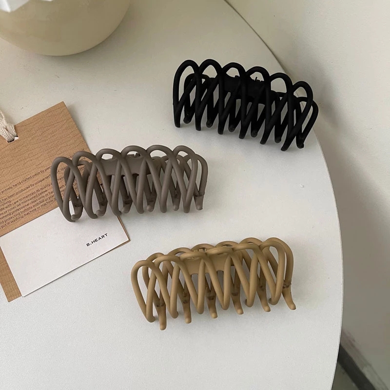 Hair Clip Claws Matte Geometric Barrette Hollow Girls Hair Holder Accessory Acrylic Hair Claw Clips Hairpins Headdress Hairgrips