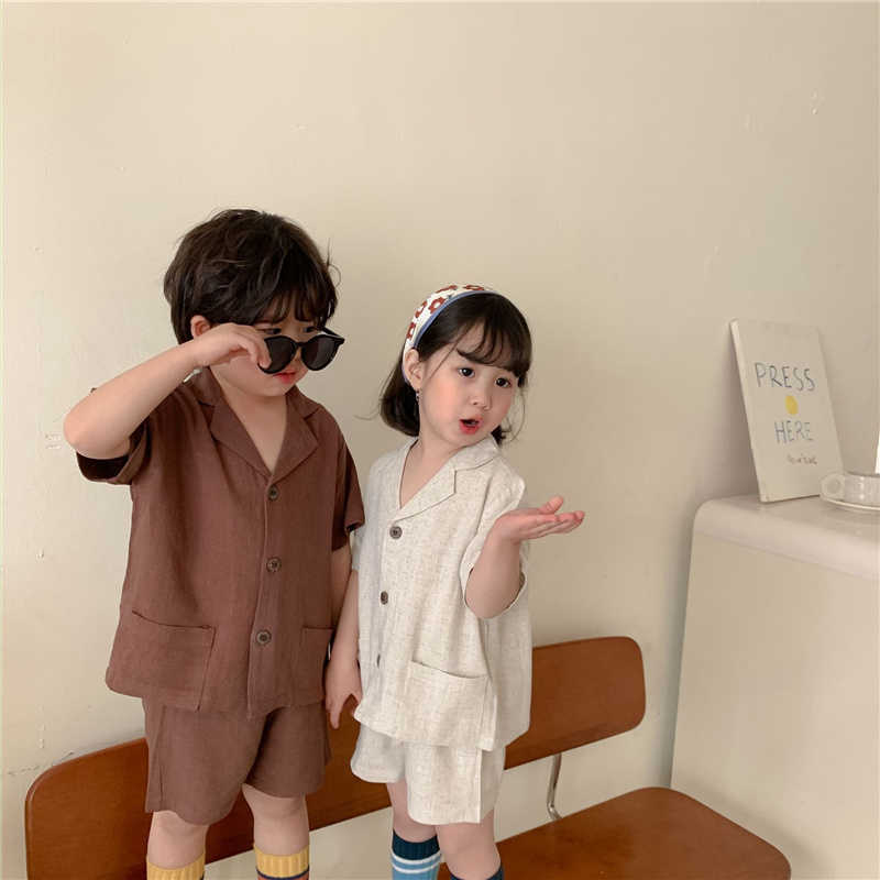 Korean style unisex kids clothes set boys and girls cotton linen short sleeve t shirts shorts 2pcs suit 210615