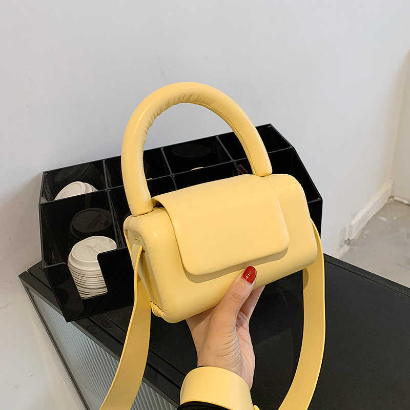 Solid women's bag high sense wide shoulder strap Single Shoulder Messenger Bag leisure fashion handbag, White
Solid women's bag high sense wide shoulder strap Single Shoulder Messenger Bag leisure fashion handbag, White