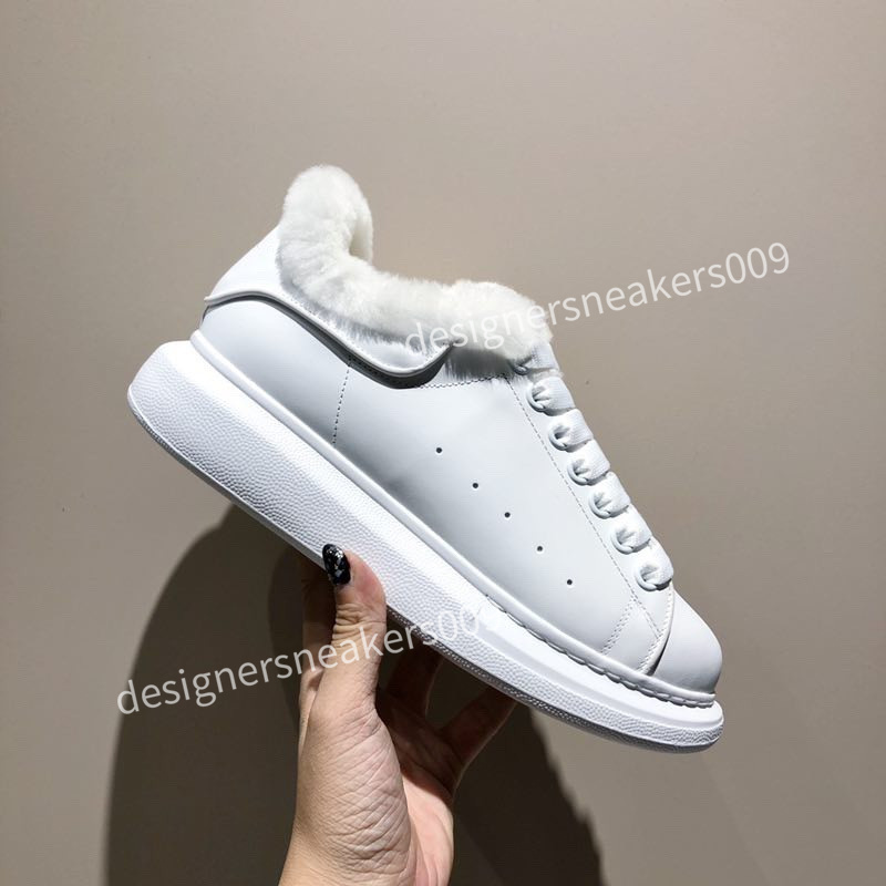 Winter 2021 new mens Women embossed lacing middle boots flat heel middle boot Good leather luster Round head 34-46, 03
Winter 2021 new mens Women embossed lacing middle boots flat heel middle boot Good leather luster Round head 34-46, 03