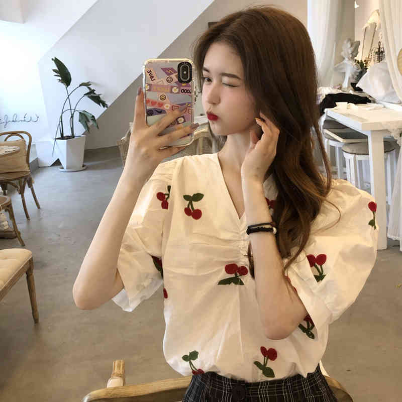 5 Style Summer Fresh Sweet V Neck Puff Short Sleeve Strawberry Embroidered Blouse Women Japan Chic Fruit Tops Blusas Mujer 210429