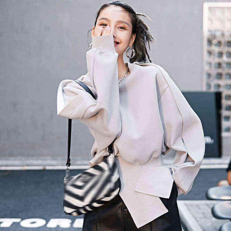 LANMREM Gary round-neck long-sleeve Irregular hem pullover all-match autumn sweatshirt for female fashion 2A1231 211109