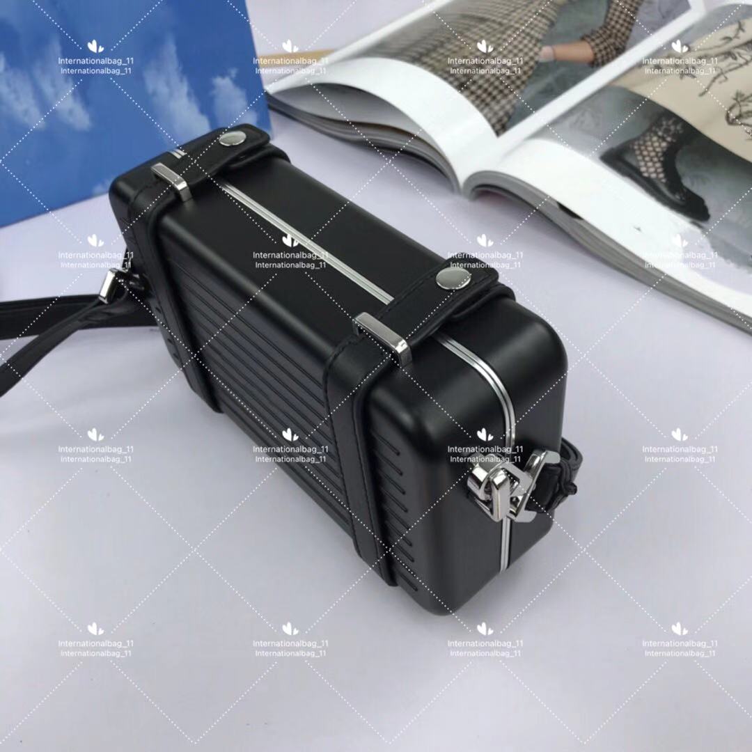 Small luggage bag Letter Unisex Plain fashion cross-bodybag personality aluminum alloy box with leather casual wallet multicolor
Small luggage bag Letter Unisex Plain fashion cross-bodybag personality aluminum alloy box with leather casual wallet multicolor