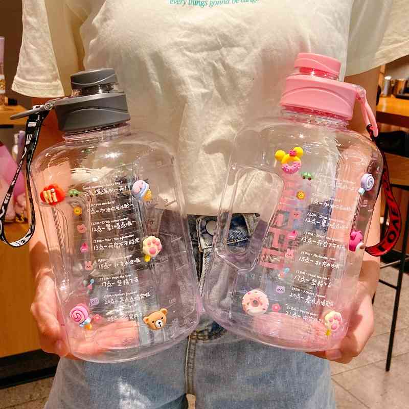 Summer new sports kettle capacity anti falling high temperature resistant large outdoor portable ton bucket cup
Summer new sports kettle capacity anti falling high temperature resistant large outdoor portable ton bucket cup