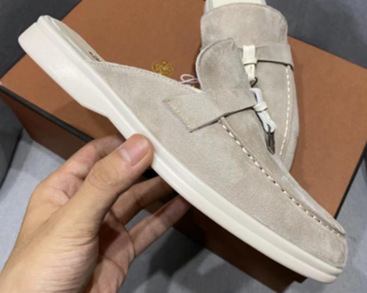 LORO PIANA Summer Charms embellished Walk suede slippers Luxe lounge Mules shoes Genuine leather casual slip-on flats for women Luxur, Grey
LORO PIANA Summer Charms embellished Walk suede slippers Luxe lounge Mules shoes Genuine leather casual slip-on flats for women Luxur, Grey
