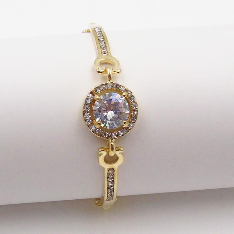 Charm Bracelets Fashion Classic Bracelet Jewelry High Quality Large Zircon Temperament
Charm Bracelets Fashion Classic Bracelet Jewelry High Quality Large Zircon Temperament