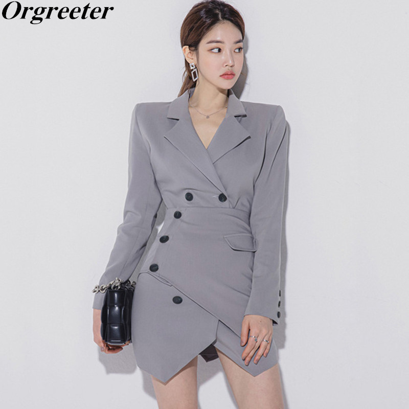 Spring Fall Temperament Gray Suit Sets Double-breasted irregular Blazer Dress + Oblique waist Mini Skirts Two-piece set Female 210525
Spring Fall Temperament Gray Suit Sets Double-breasted irregular Blazer Dress + Oblique waist Mini Skirts Two-piece set Female 210525