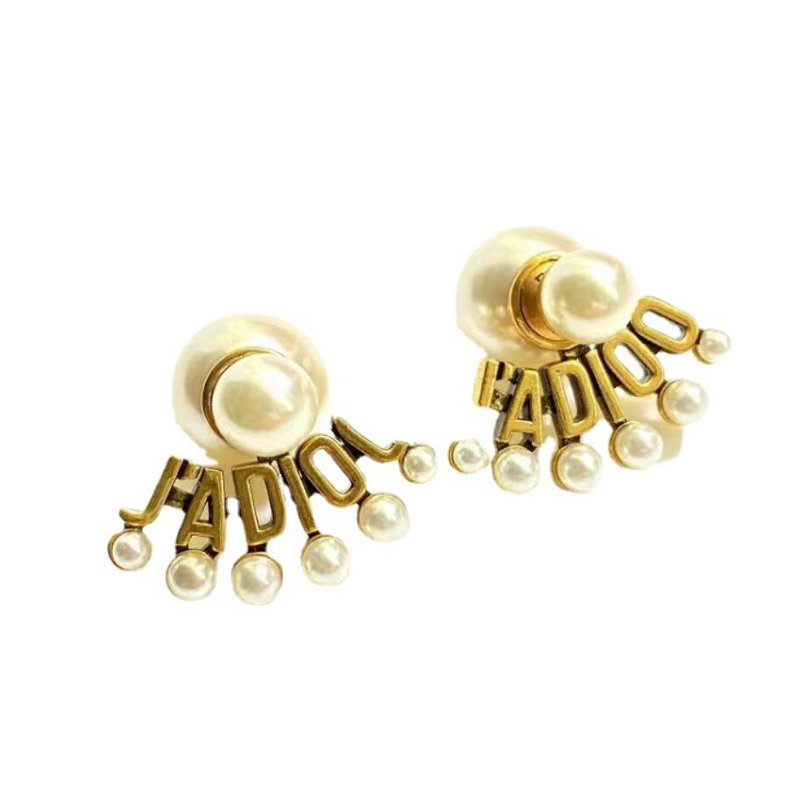 Classics 18K Gold Plated Designer Stud Earrings Brand Designers Geometry Letters Fashion Women Imitation Pearl Earring Wedding Party Jewerlry ER0301, Golden;silver
Classics 18K Gold Plated Designer Stud Earrings Brand Designers Geometry Letters Fashion Women Imitation Pearl Earring Wedding Party Jewerlry ER0301, Golden;silver