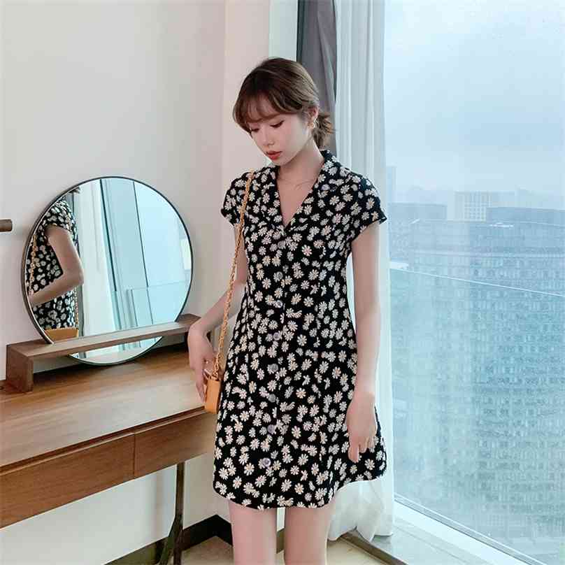 Daisy Mini Dress for women Summer vintage flower V neck polyester Laides Sexy print In Fashion Dresses 210602, Black
Daisy Mini Dress for women Summer vintage flower V neck polyester Laides Sexy print In Fashion Dresses 210602, Black