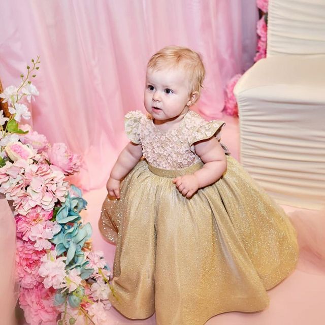 2021 Gold Beaded Flower Girl Dresses Ball Gown Bow Satin Backless Lilttle Kids Birthday Pageant Weddding Gowns