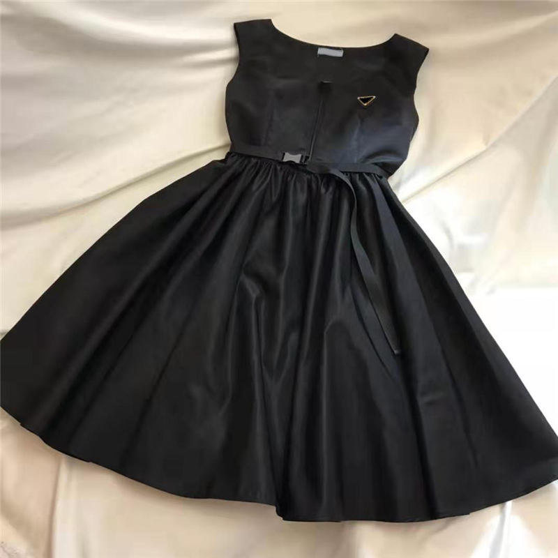 Women Dress Shirt For Spring Summer Outwear Casual Style With Budge Letter Lady Slim Dresses Belt Pleated Skirt Button Zipper Bust Tops, Black sleeveless
Women Dress Shirt For Spring Summer Outwear Casual Style With Budge Letter Lady Slim Dresses Belt Pleated Skirt Button Zipper Bust Tops, Black sleeveless