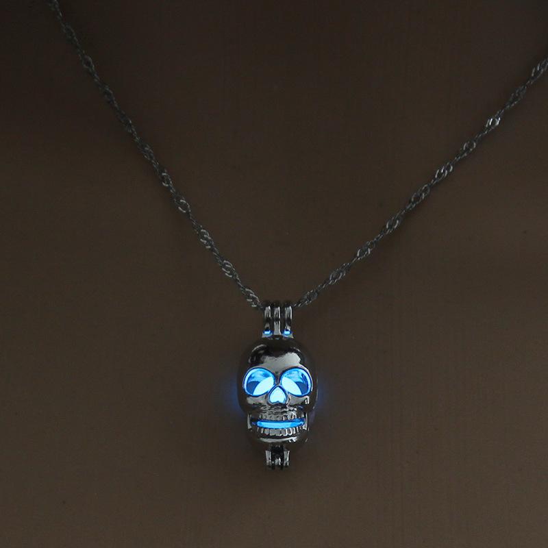 Punk Style Skull Pendant Necklace Luminous Jewelry Silver Color Chain Glow In The Dark Choker Statement Chokers
Punk Style Skull Pendant Necklace Luminous Jewelry Silver Color Chain Glow In The Dark Choker Statement Chokers