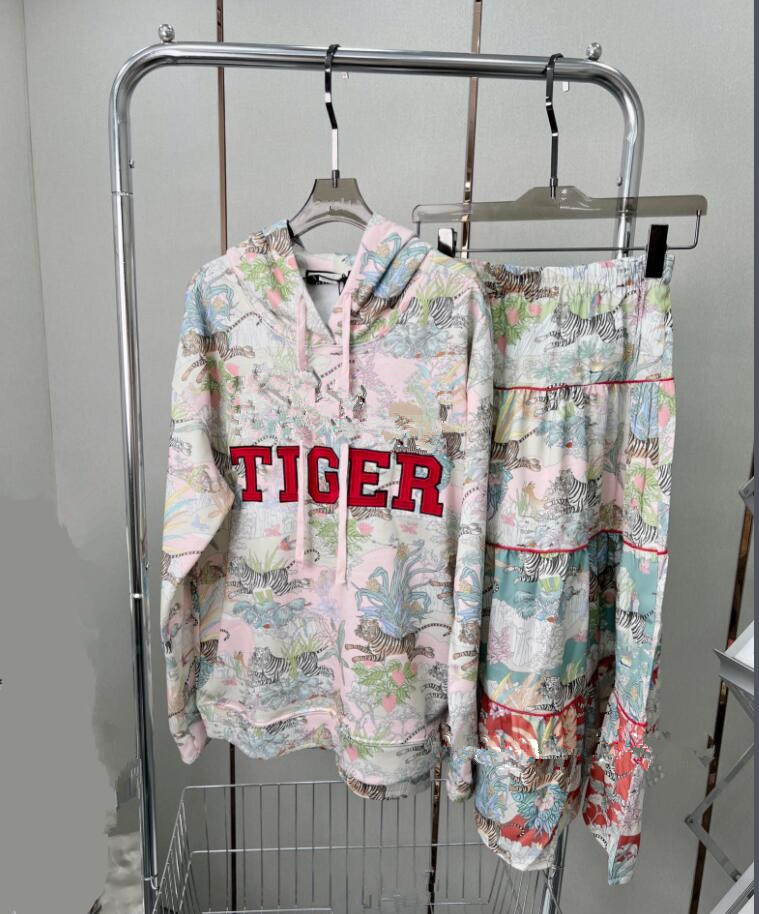22 Women's Jungle Floral Letter Pattern Sweater + Skirt Suit for Age Reduction Two Piece Dress, Customize
22 Women's Jungle Floral Letter Pattern Sweater + Skirt Suit for Age Reduction Two Piece Dress, Customize