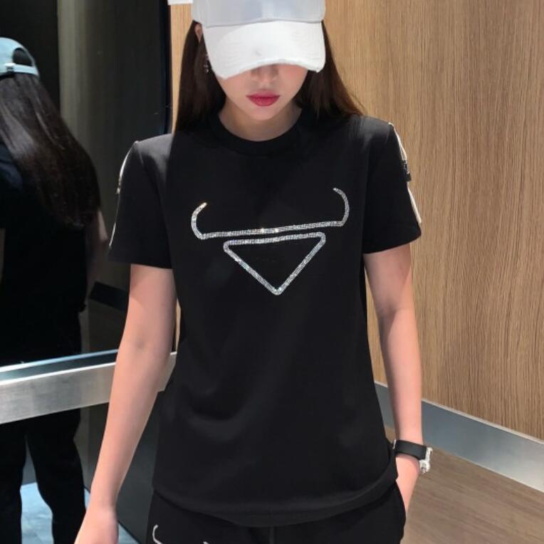 Designer_clothes888 Wholesale Original Models P-da T-Shirt Pants Suit Fashion Ladies Women Luxury Designer Brand lapel Polo shirt Short sleeve Beach Shorts, #21 shorts + t-shirt
Designer_clothes888 Wholesale Original Models P-da T-Shirt Pants Suit Fashion Ladies Women Luxury Designer Brand lapel Polo shirt Short sleeve Beach Shorts, #21 shorts + t-shirt