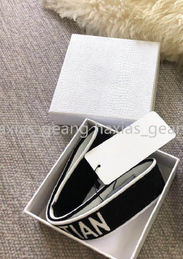 Fashion letter baroque headbands hairband tiaras for mens and womens Party Outdoor sports Lovers gift motion jewelry, Silver
Fashion letter baroque headbands hairband tiaras for mens and womens Party Outdoor sports Lovers gift motion jewelry, Silver