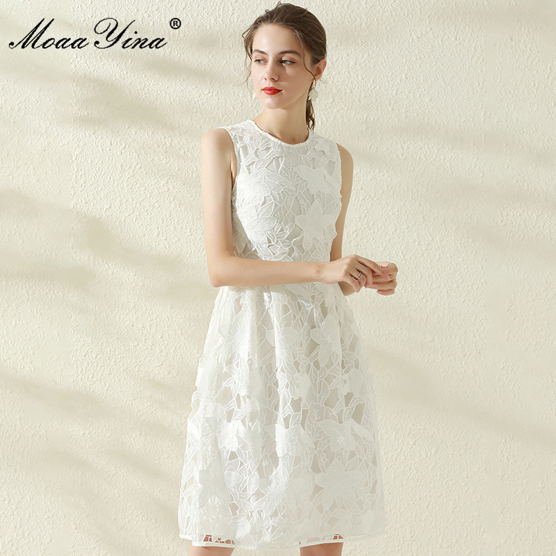 Summer Runway Elegant Party Dress Women's O-Neck Sleeveless Fashion White/Black Hollow Embroidery Vintage Mini 210524
