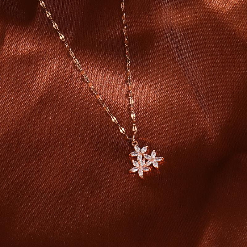Charms Titanium Steel Necklace Female Snowflake Diamond Temperament Simple Wild Ins Pendant, Bronze;silver
Charms Titanium Steel Necklace Female Snowflake Diamond Temperament Simple Wild Ins Pendant, Bronze;silver