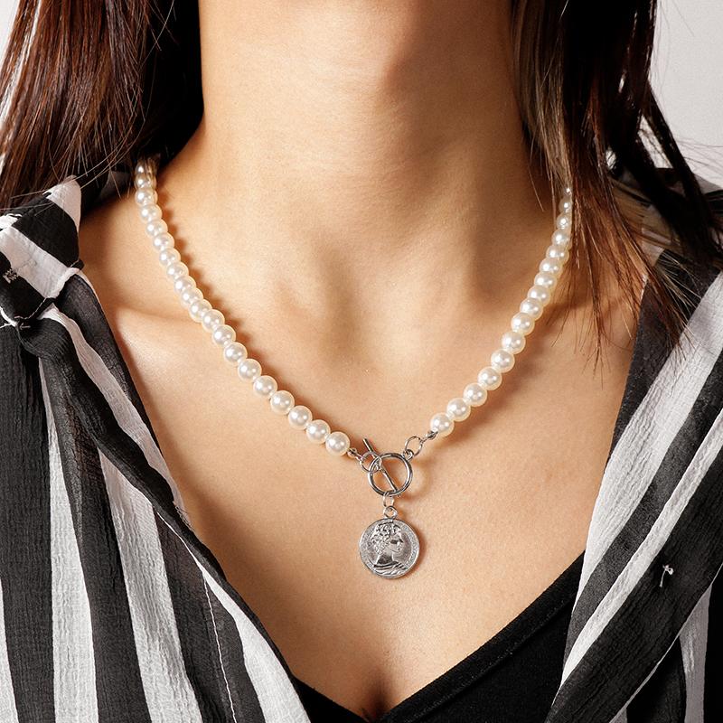 Pendant Necklaces Trendy Portrait Coin Pendants For Women Vintage Pearl Necklace Toggle Clasp Collier Unique Design Female Jewelry
Pendant Necklaces Trendy Portrait Coin Pendants For Women Vintage Pearl Necklace Toggle Clasp Collier Unique Design Female Jewelry