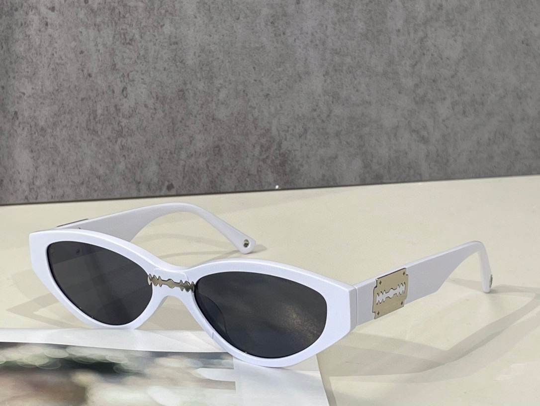 Sunglasses For Men and Women Summer style DEF AULT Anti-Ultraviolet Retro Plate Plank Full Frame fashion Eyeglasses Random Box, White;black
Sunglasses For Men and Women Summer style DEF AULT Anti-Ultraviolet Retro Plate Plank Full Frame fashion Eyeglasses Random Box, White;black