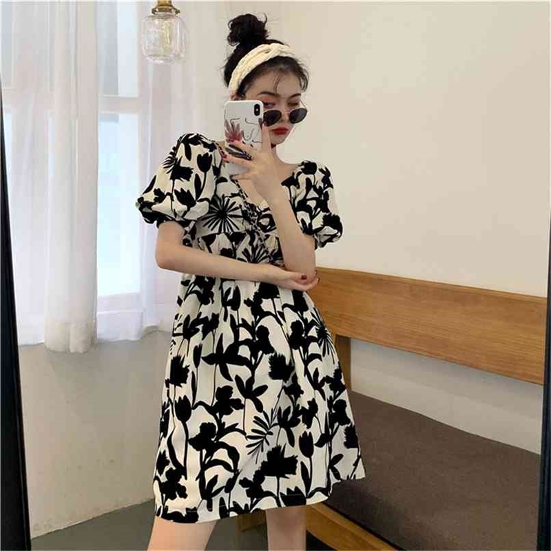 Fashion women's dress summer retro floral puff sleeve open back can be sweet and salt 210520, The picture color
Fashion women's dress summer retro floral puff sleeve open back can be sweet and salt 210520, The picture color