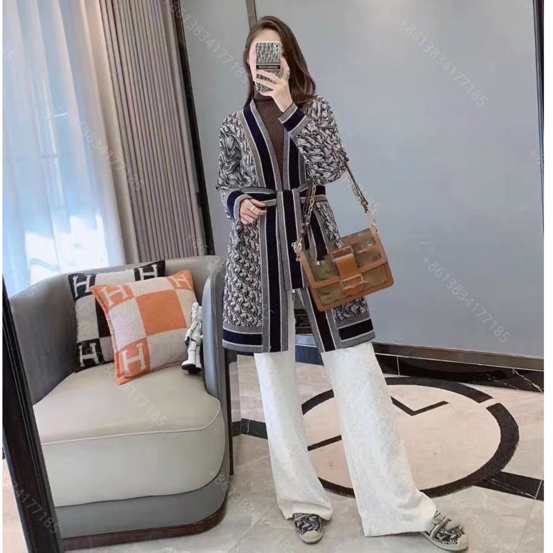 2021ss brand wool knit nightgown pajama coat double sided wear logo letter jacquard long coat sexy bathrobe High end free belt designer clothes women
2021ss brand wool knit nightgown pajama coat double sided wear logo letter jacquard long coat sexy bathrobe High end free belt designer clothes women