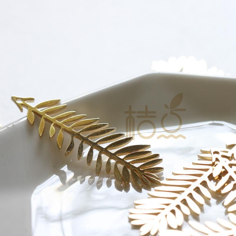 Charms Laser Cut Solid Brass Leaf Pendant With Top Drilled Hole - 43x14mm (4356C), Bronze;silver
Charms Laser Cut Solid Brass Leaf Pendant With Top Drilled Hole - 43x14mm (4356C), Bronze;silver