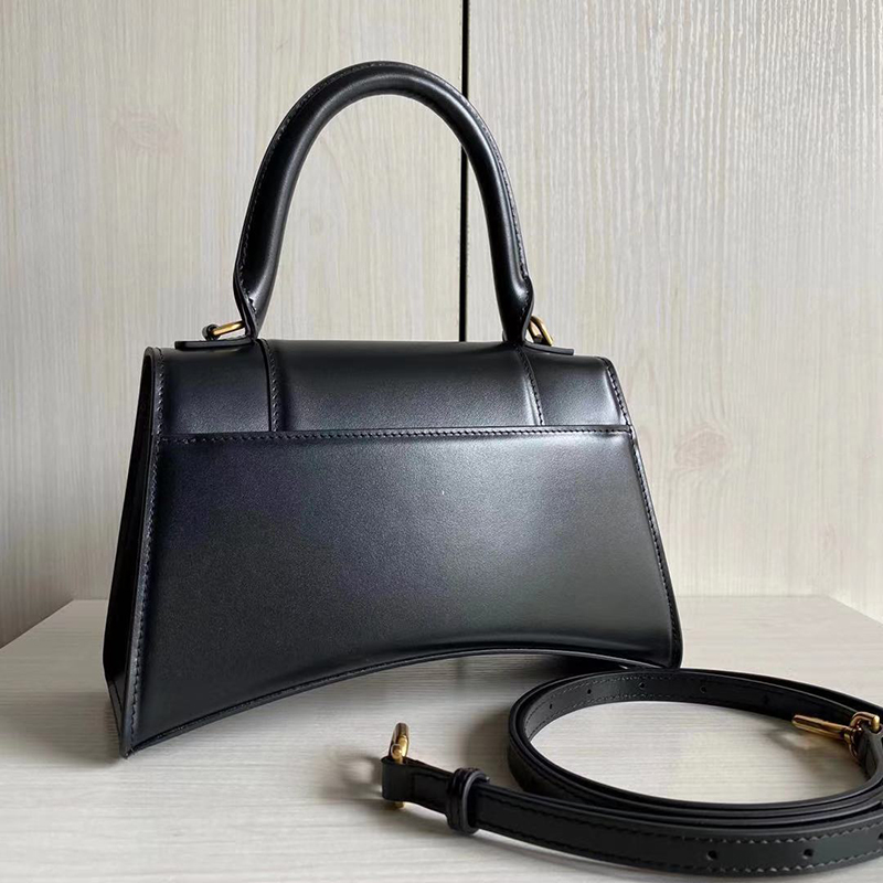 2021 hourglass bag ladies fashion classic messenger handbag retro one-shoulder star
2021 hourglass bag ladies fashion classic messenger handbag retro one-shoulder star