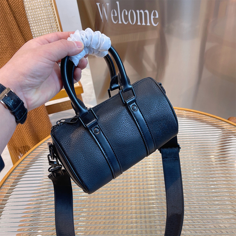 2022 Black Handbags Designer Unisex Shoulder Bag Fashion Messenger Bags High Quality Totes, This item is not for sale
2022 Black Handbags Designer Unisex Shoulder Bag Fashion Messenger Bags High Quality Totes, This item is not for sale